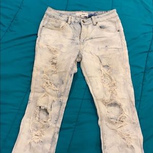 Men’s distressed denim